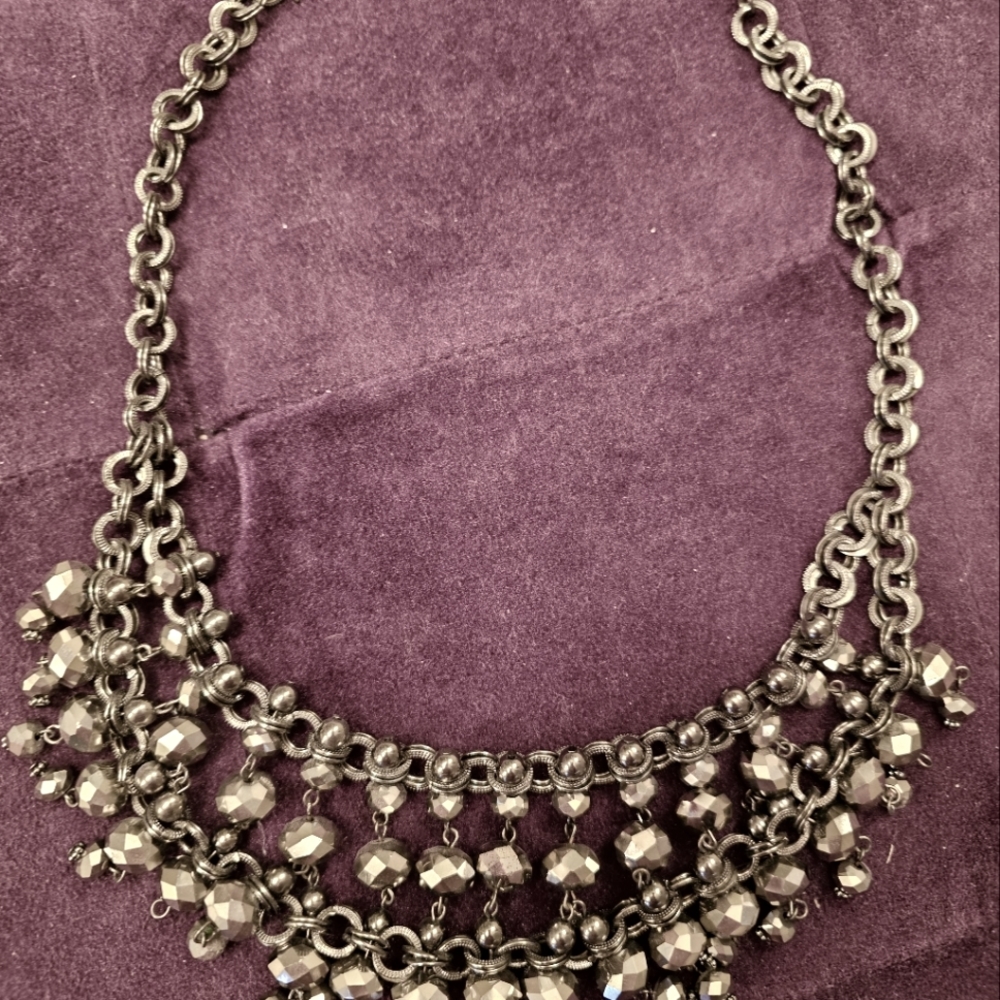 Women's necklace